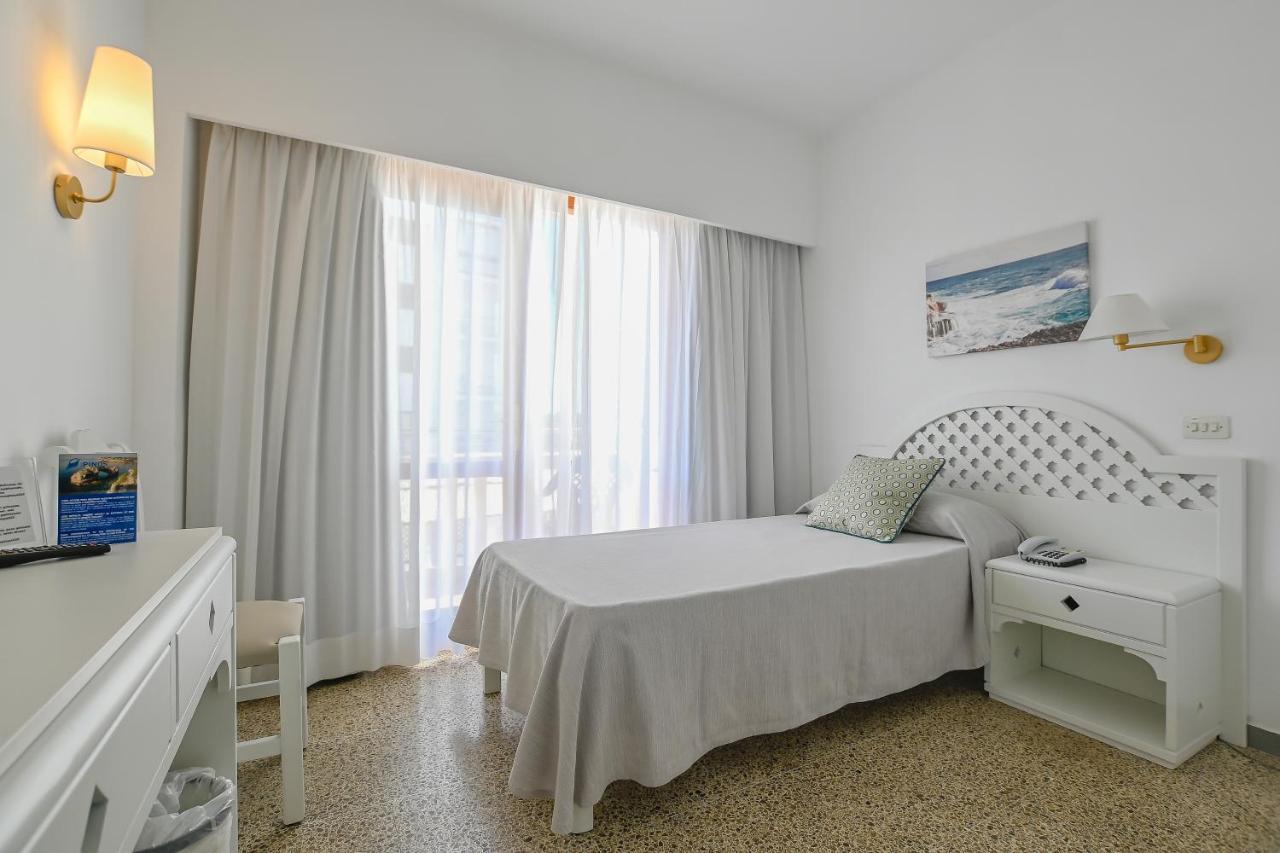 Hotel Pinos Playa Сантаньї Екстер'єр фото